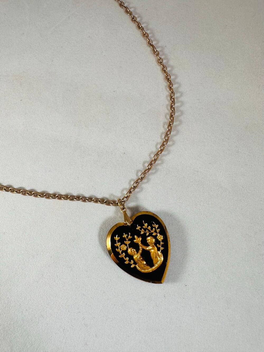 Vintage Black Heart Pendant Necklace 24" Gold Tone Cherub Putti Toledo Style